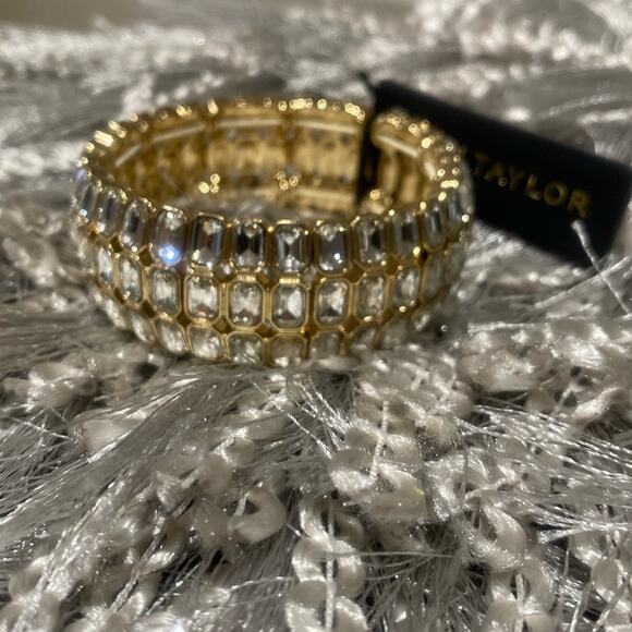 ANN TAYLOR RECTANGLE CRYSTAL STRETCH BRACELET - Picture 7 of 10